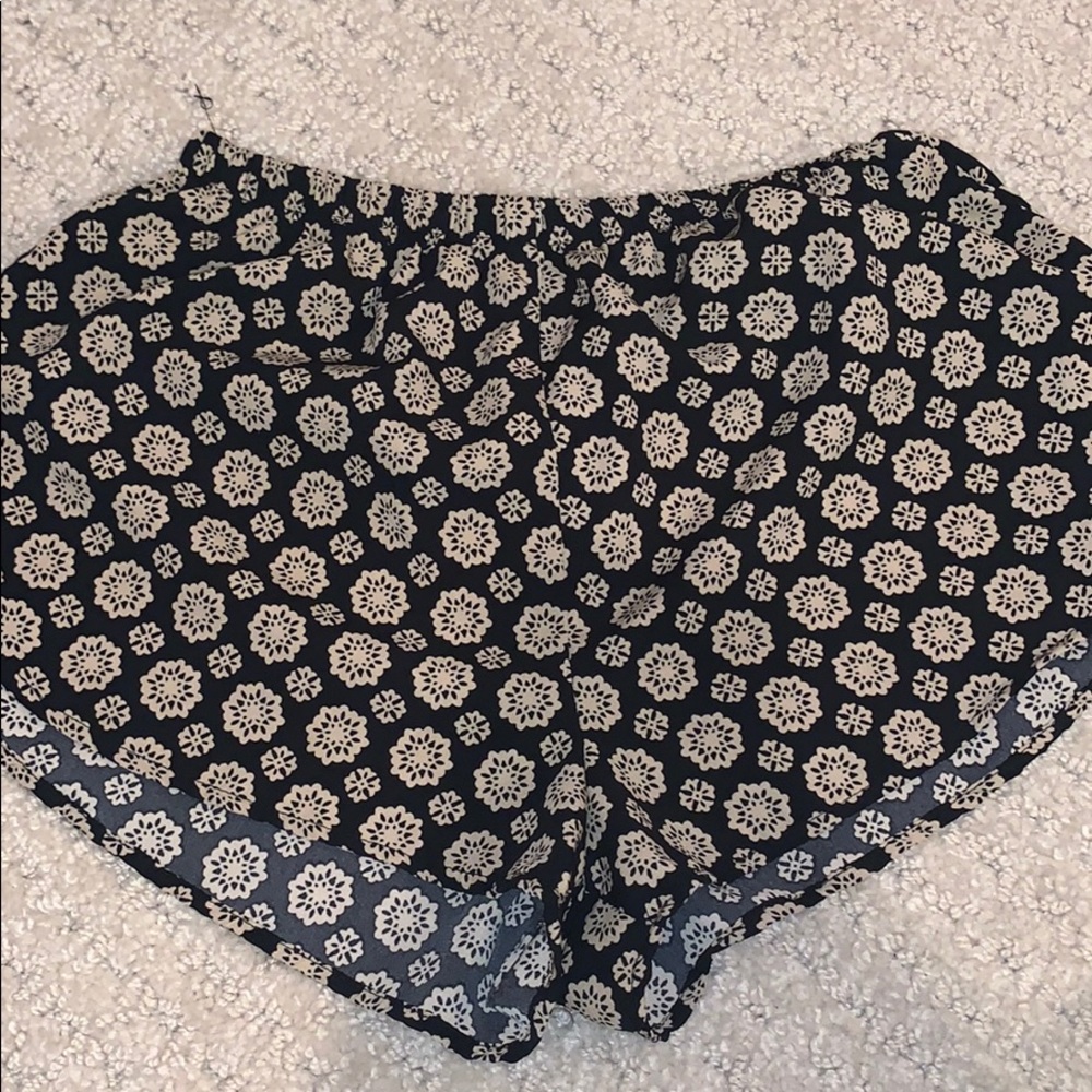 chico’s small flowy shorts